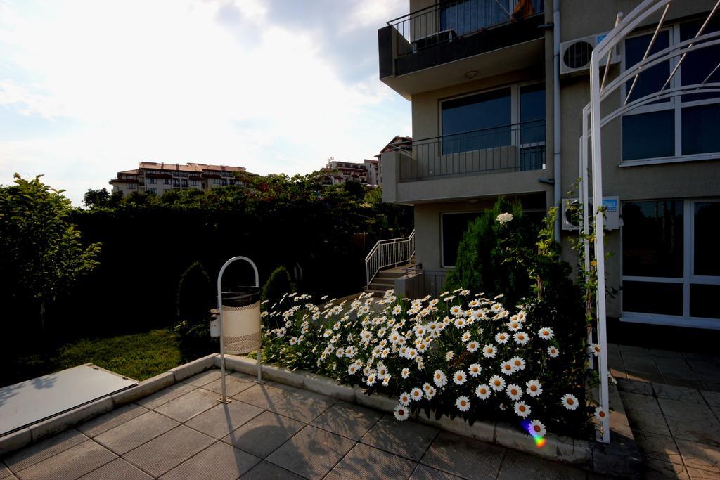 Menada Butterfly Apartment Свети-Влас Экстерьер фото