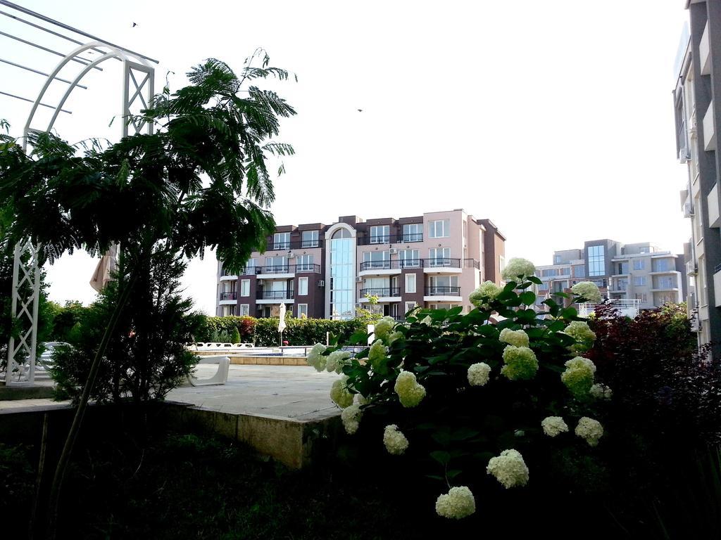 Menada Butterfly Apartment Свети-Влас Экстерьер фото