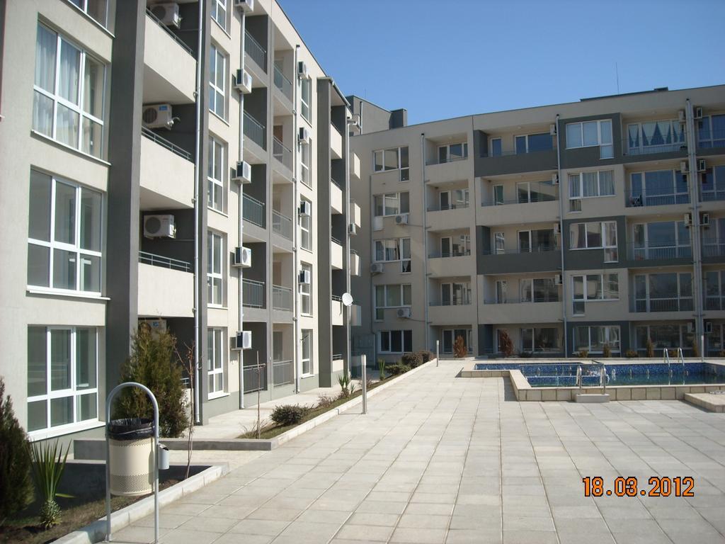 Menada Butterfly Apartment Свети-Влас Экстерьер фото