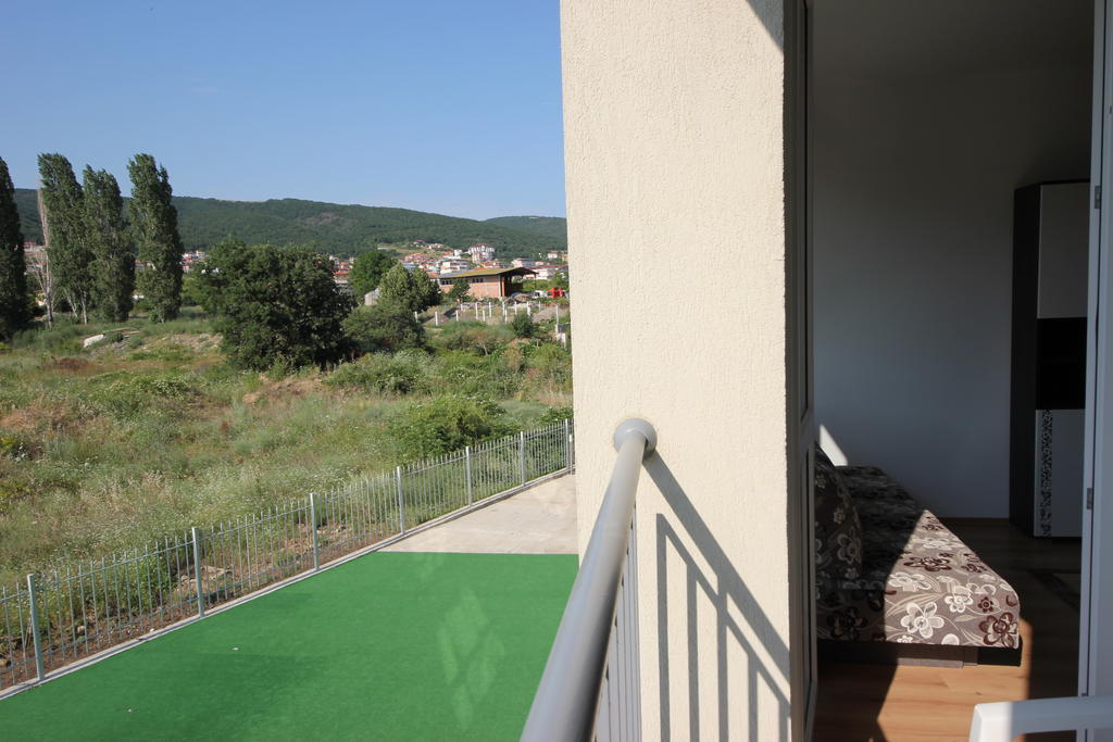 Menada Butterfly Apartment Свети-Влас Экстерьер фото
